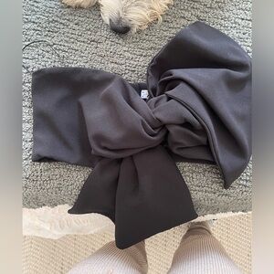 Elegant Black Bow Top! Size 8, fits like an 8